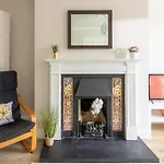 Nyaraló Guestready - A Charming Place Near Golf Centre Leopardstown