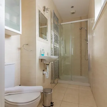 Ferienhaus Guestready - A Charming Place Near Golf Centre Leopardstown